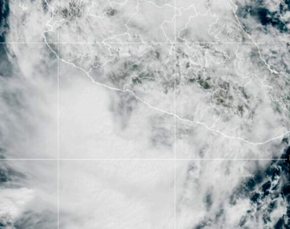 Tormenta Raymond se forma en la costa pacífica: alerta roja en Guerrero y Michoacán ante el desencadenamiento de lluvias intensas y vientos huracanados.