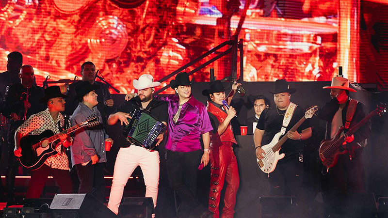 "El regreso de la leyenda: Grupo Firme brinda concierto íntimo en La Paz con el hit prohibido 'La Pantera'"