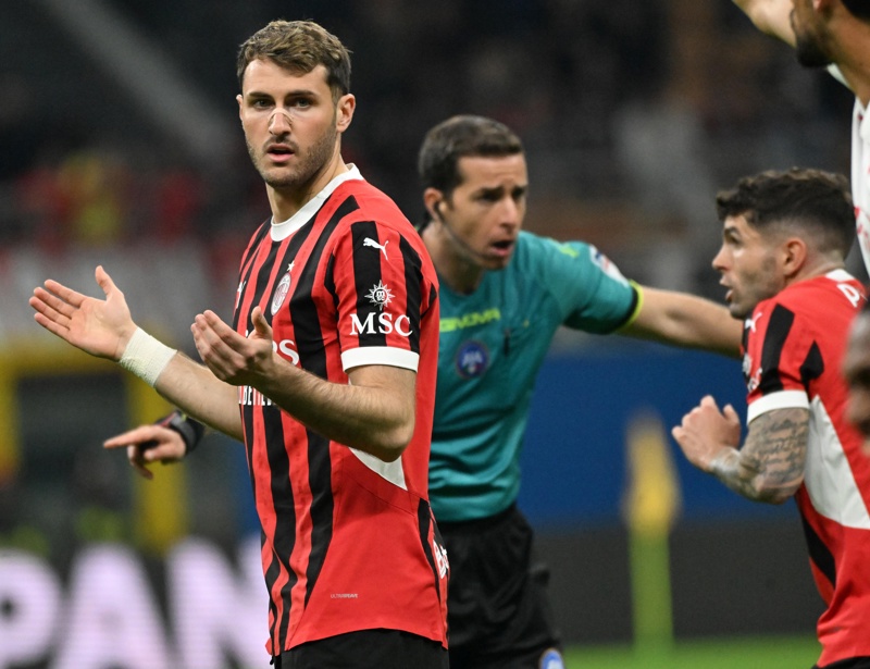 La estrella del fútbol español vuelve a ser objeto de deseo internacional: Premier League se lanza en busca de Santi Giménez.